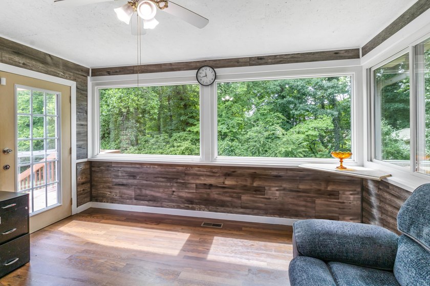 Seller pulled off the market last Fall to make some great - photo 32