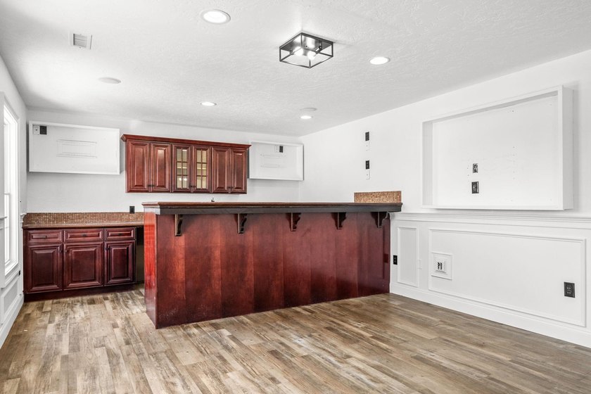 Welcome to luxury lakefront living in the highly desirable - photo 38