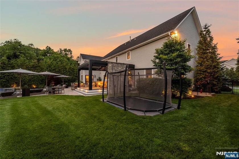 Welcome to 11 Amelia Drive in Old Tappan - a fully upgraded - photo 42