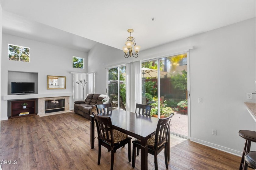 Welcome to this beautifully maintained 3-bedroom, 3-bathroom - photo 13