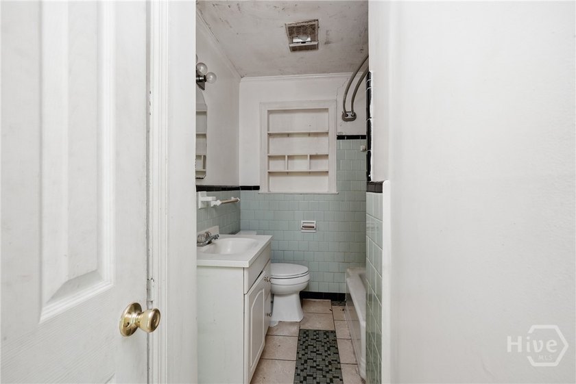 Rare value-add opportunity in Savannah! 3 bedrooms, 2 baths - photo 22