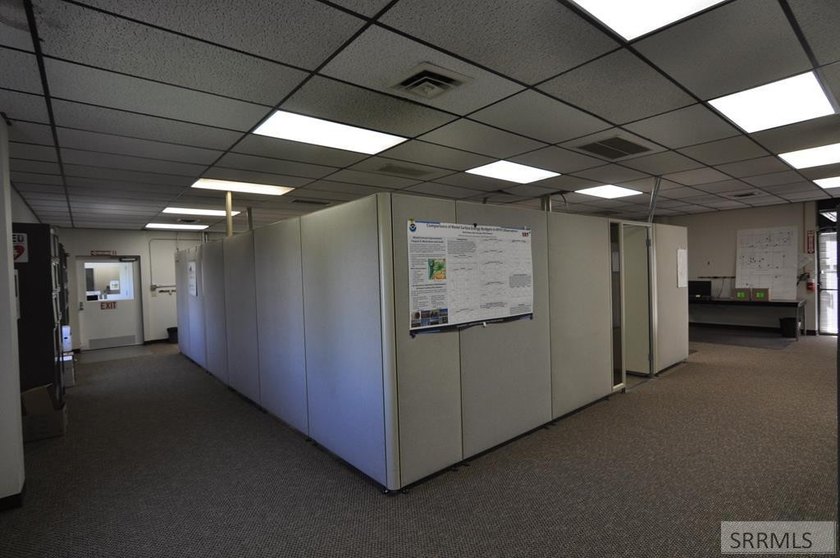 An exceptional opportunity to acquire a versatile commercial - photo 22
