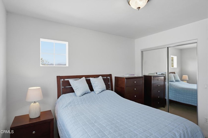 Welcome to this beautifully maintained 3-bedroom, 3-bathroom - photo 26