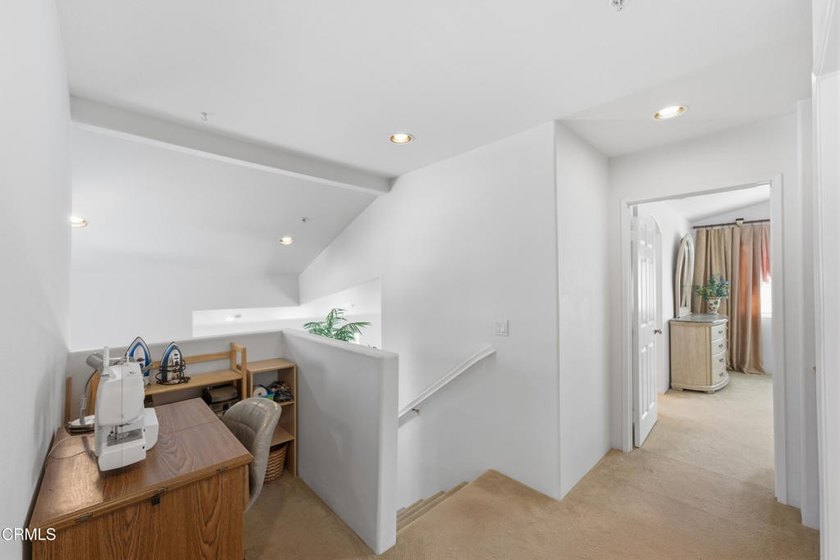 Welcome to this beautifully maintained 3-bedroom, 3-bathroom - photo 28