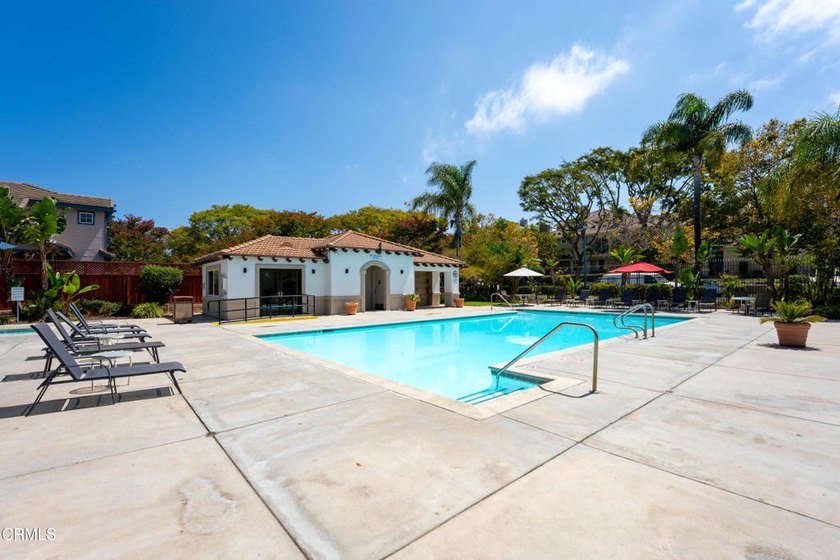 Welcome to this beautifully maintained 3-bedroom, 3-bathroom - photo 33