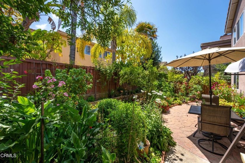 Welcome to this beautifully maintained 3-bedroom, 3-bathroom - photo 43