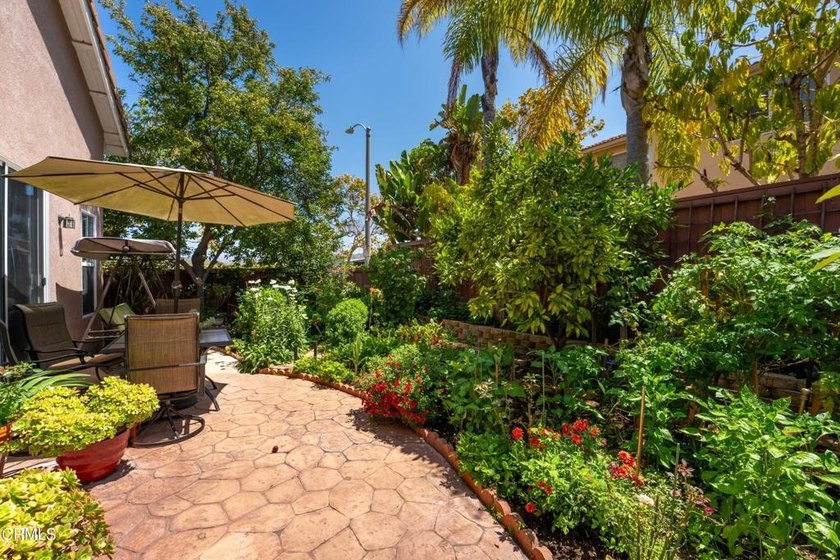 Welcome to this beautifully maintained 3-bedroom, 3-bathroom - photo 44