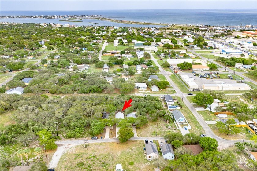 Welcome to 712 Moline, a beautifully updated coastal cottage in - photo 3