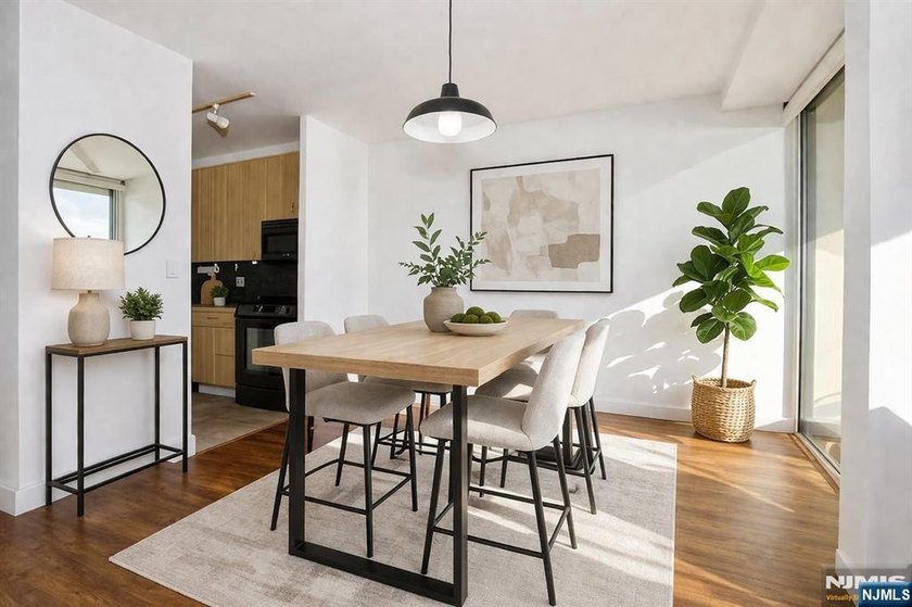 Welcome to an exceptional one bedroom, one full bath duplex - photo 14