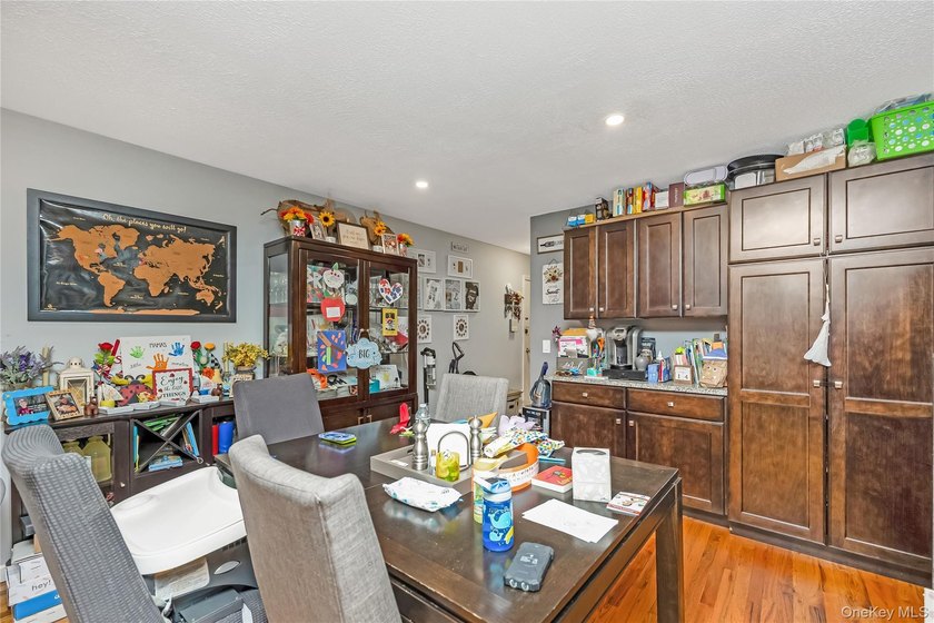 Ground level deluxe 1-bedroom, 1-bath co-op located in a - photo 15