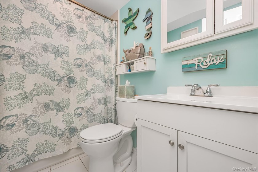 Ground level deluxe 1-bedroom, 1-bath co-op located in a - photo 19
