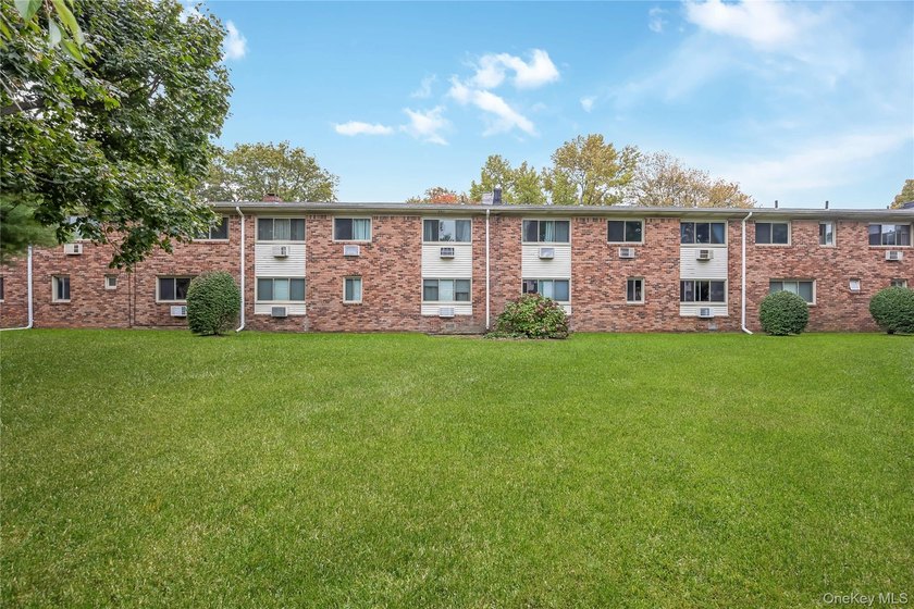 Ground level deluxe 1-bedroom, 1-bath co-op located in a - photo 22