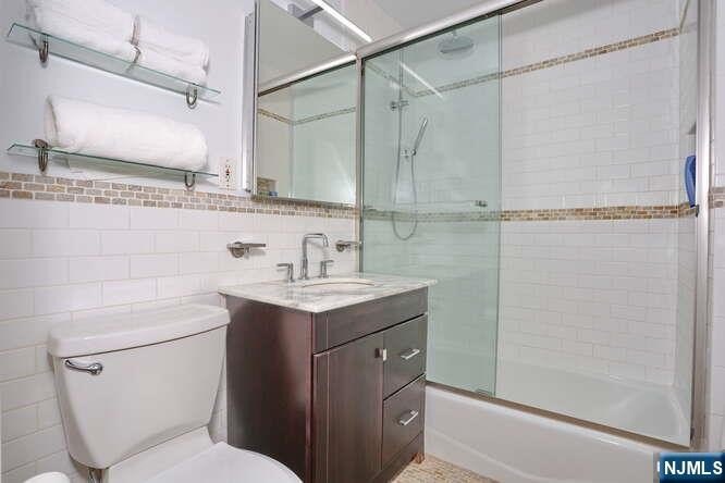 Welcome to an exceptional one bedroom, one full bath duplex - photo 22