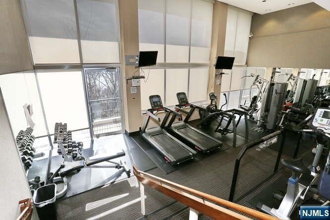 Welcome to an exceptional one bedroom, one full bath duplex - photo 30