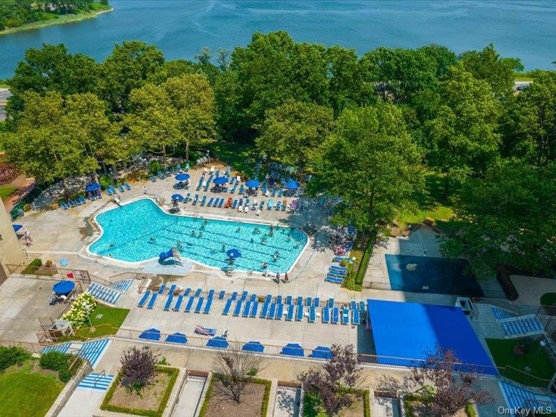 Welcome to The Towers at Water's Edge, one of Bayside's most - photo 22