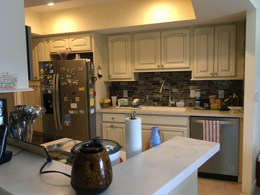 Beautiful 2 bedroom 2 bath unit in Longwood. Large screened wrap - photo 22