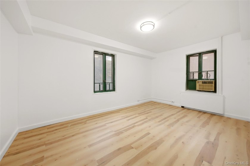 Welcome to this fully gut-renovated 1-bedroom condo in the heart - photo 9