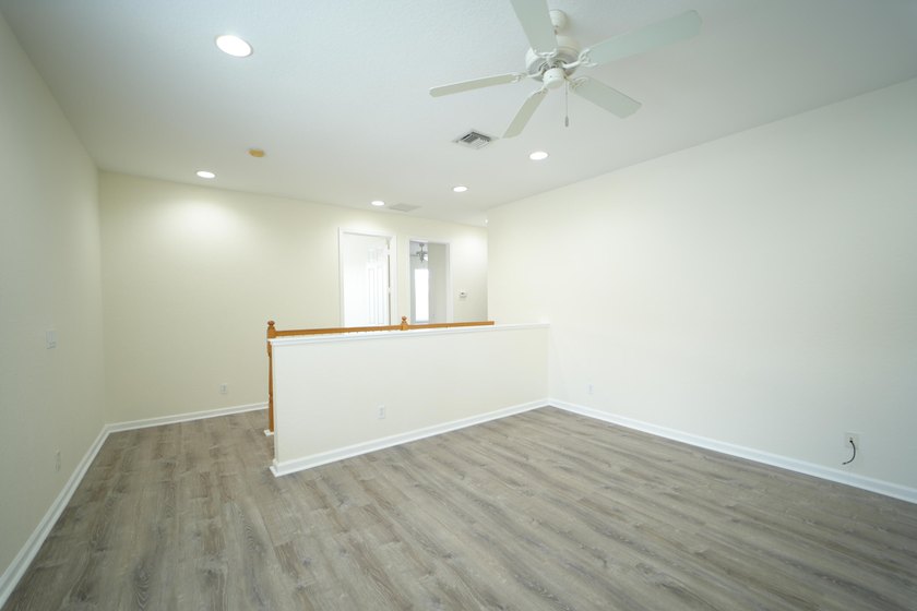 Lovely and spacious Townhome. First floor is all tile formal - photo 11