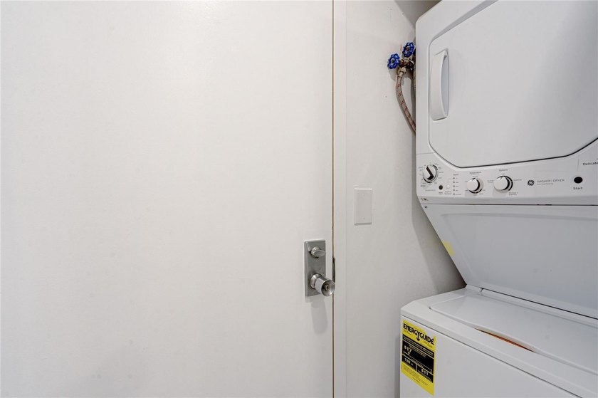 Stunning, Fully Remodeled Oceanfront Condo on the Galt Mile! - photo 12