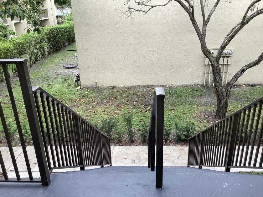 This beautifully renovated 2-bedroom, 2-bathroom townhouse is - photo 19