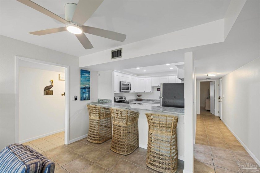 WATERFRONT PERFECTION - ONE OF A KIND! This exceptional 3 bed, 3 - photo 33