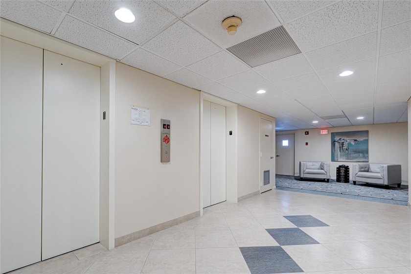 Stunning, Fully Remodeled Oceanfront Condo on the Galt Mile! - photo 34