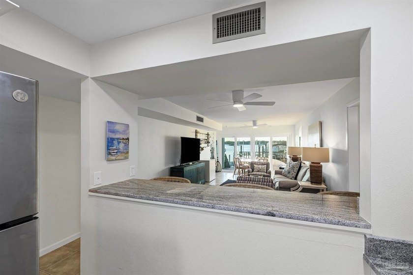 WATERFRONT PERFECTION - ONE OF A KIND! This exceptional 3 bed, 3 - photo 38