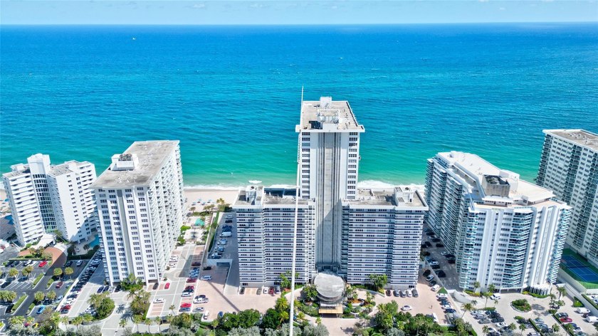 Stunning, Fully Remodeled Oceanfront Condo on the Galt Mile! - photo 38