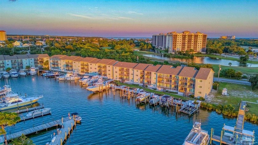 WATERFRONT PERFECTION - ONE OF A KIND! This exceptional 3 bed, 3 - photo 46