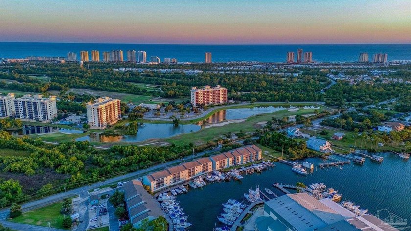 WATERFRONT PERFECTION - ONE OF A KIND! This exceptional 3 bed, 3 - photo 48