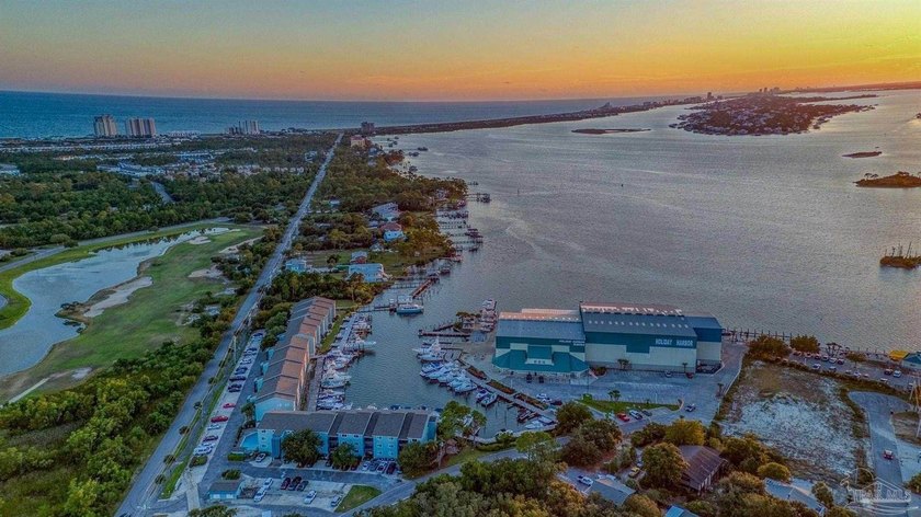 WATERFRONT PERFECTION - ONE OF A KIND! This exceptional 3 bed, 3 - photo 49