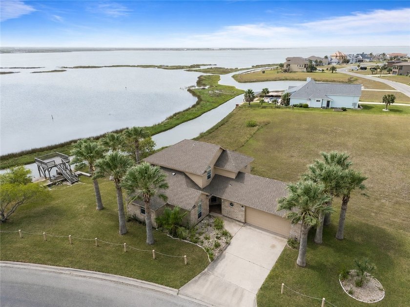 This stunning Cape Velero bayfront home offers unbeatable views - photo 3
