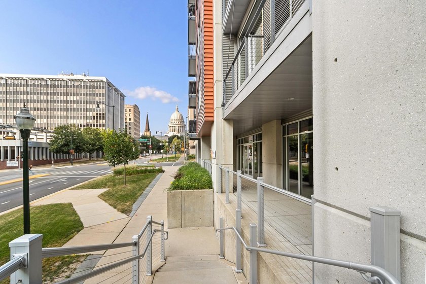 Welcome home to this beautifully updated 1-bedroom, 1-bath - photo 30