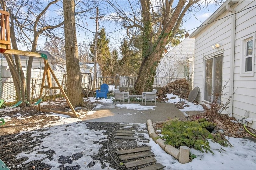 Welcome to this beautifully updated Cape Cod just steps from - photo 32
