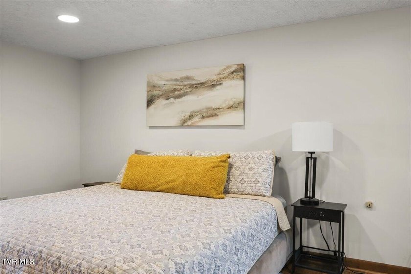 Welcome to lakefront living at its finest! This beautifully - photo 34