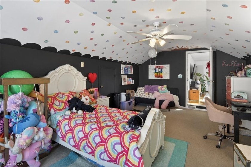 Welcome to this beautifully updated Cape Cod just steps from - photo 38
