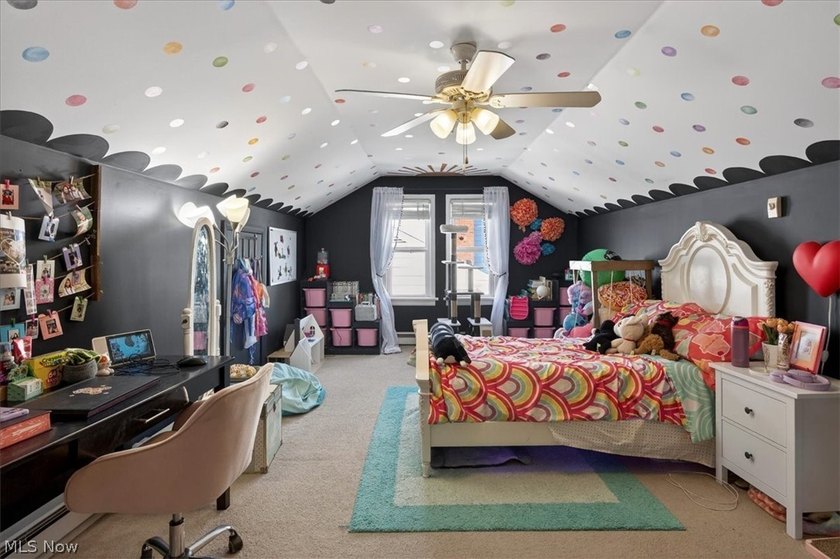 Welcome to this beautifully updated Cape Cod just steps from - photo 43