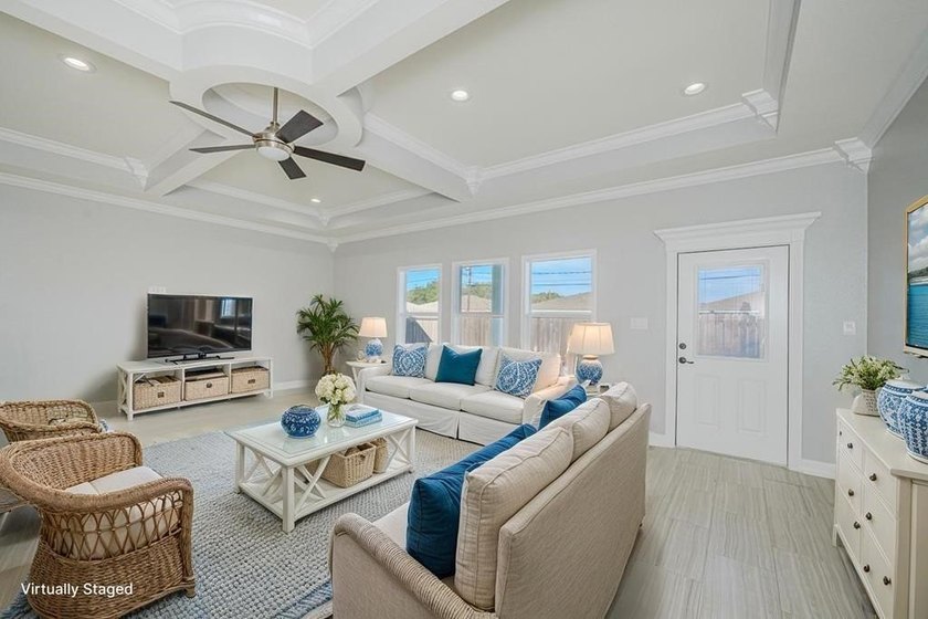 This stylishly crafted home in desirable Sea Oaks Village - photo 4