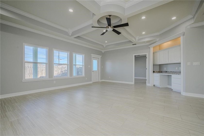 This stylishly crafted home in desirable Sea Oaks Village - photo 5