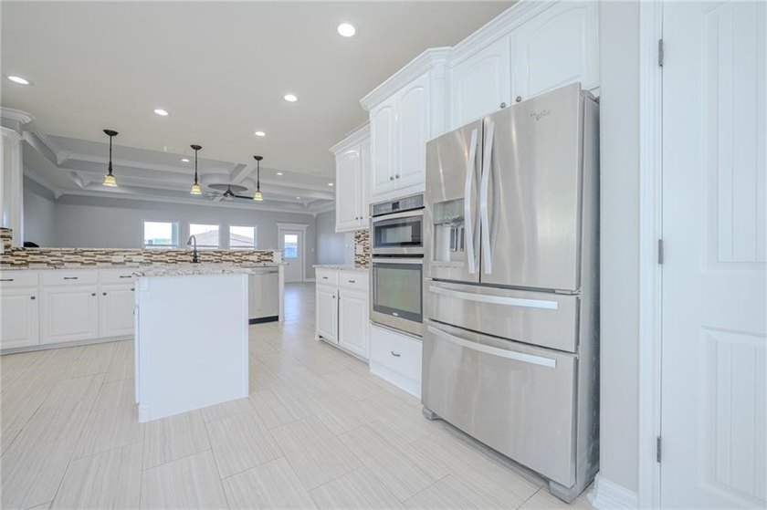 This stylishly crafted home in desirable Sea Oaks Village - photo 10