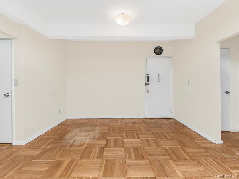 Enjoy living in the best of Central Riverdale with this - photo 12