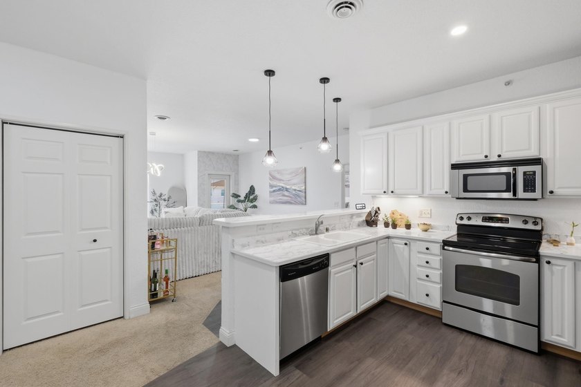 Welcome home to effortless living at King's Mountain - photo 12