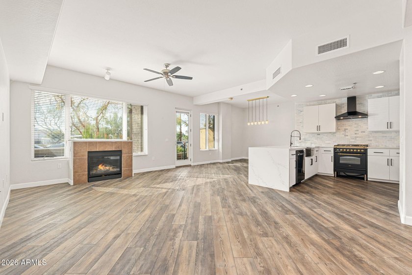Ideally located in the heart of Midtown Phoenix, this - photo 4