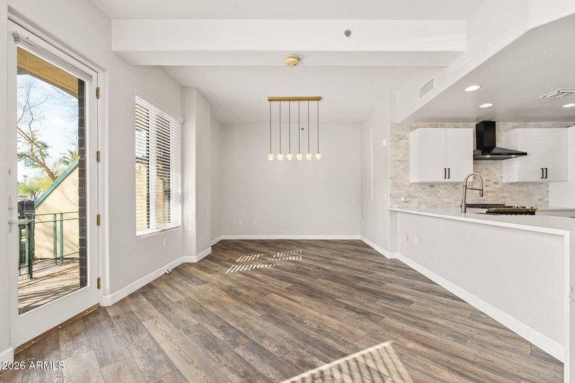 Ideally located in the heart of Midtown Phoenix, this - photo 8