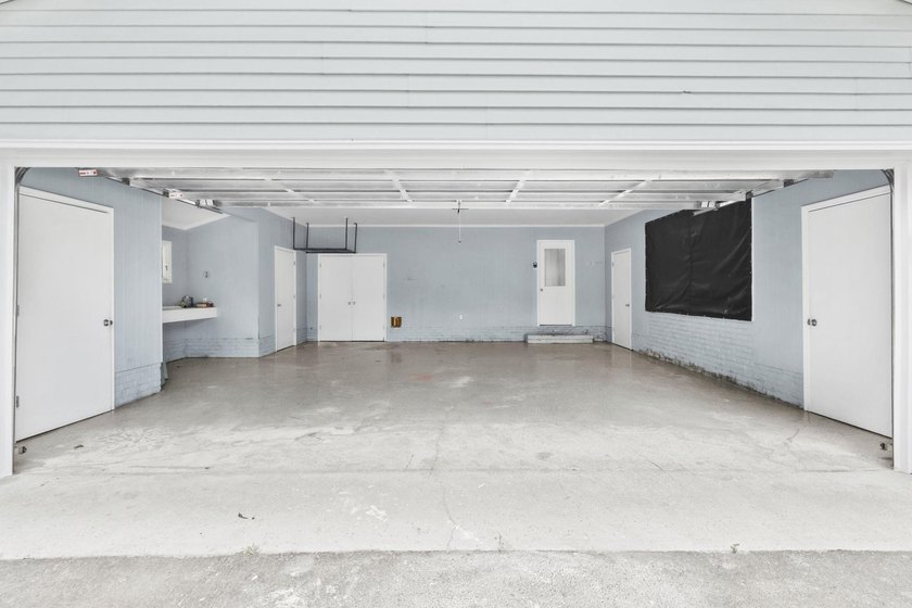 THIS ONE STORY LOVELY HOME IS LOCATED ON 63RD AVENUE NORTH ON - photo 38