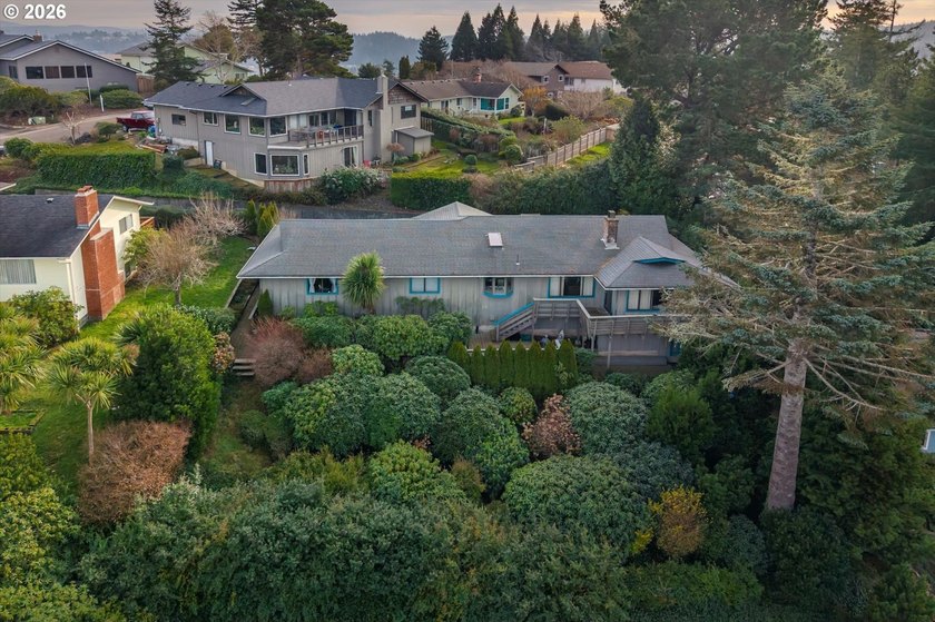A hidden gem in Telegraph Hills! Tucked away on a private flag - photo 23