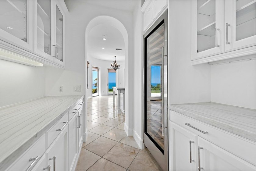 Stunning 180-degree, panoramic ocean, Catalina &amp; sunset views - photo 14