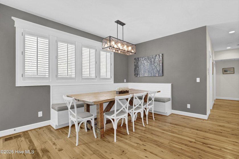 Welcome to this enchanted custom-built gem with an Energy Star - photo 19