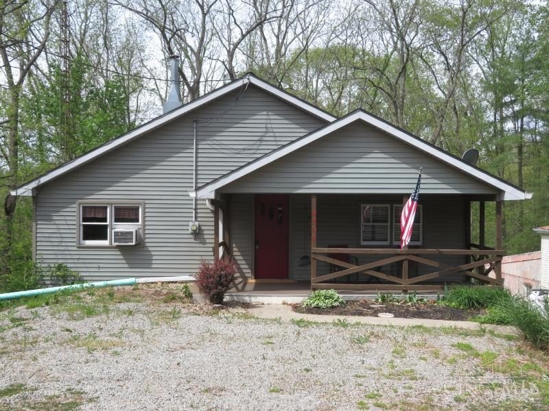Rocky Fork Lake! Cozy lakefront 3BR, 2BA lake cottage on full - photo 2
