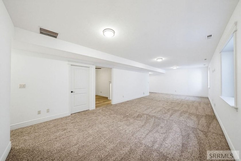 Set in Belmont Estates neighborhood, this impeccably maintained - photo 22